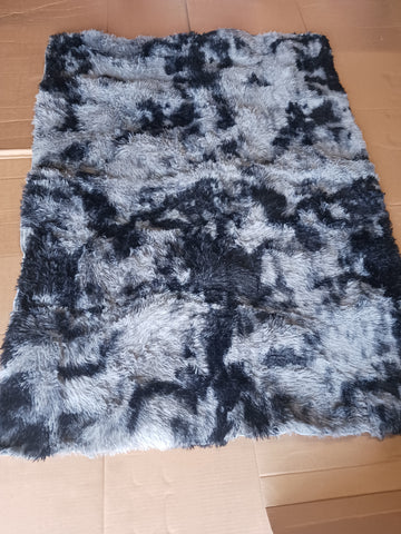 Small rug 160 x 115cm