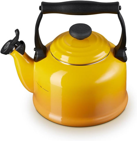 Le Creuset Traditional Stove-Top Kettle with Whistle, 2.1 L, Nectar, New, slightly tatty box